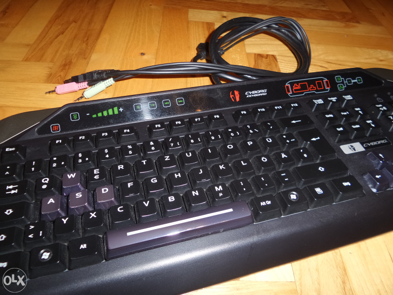 Mad Catz C.Y.B.O.R.G. V.7 Gaming Keyboard for PC