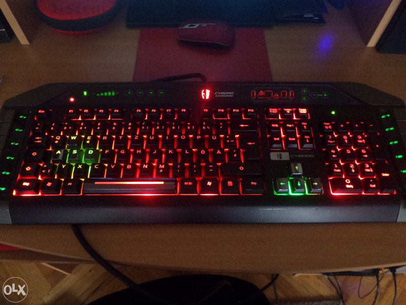 Mad Catz C.Y.B.O.R.G. V.7 Gaming Keyboard for PC