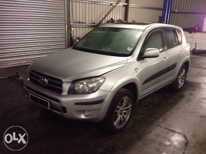 Toyota RAV4 2.2 d 2008 svi dijelovi limarije i mehanike