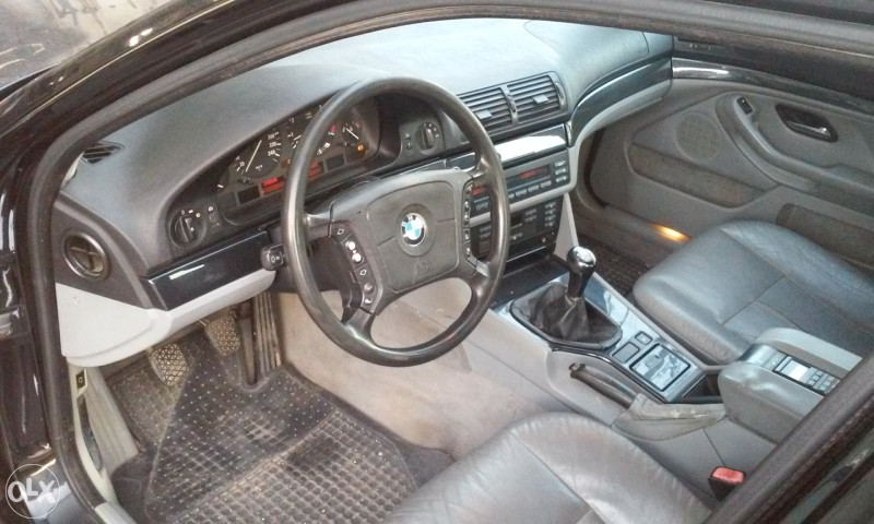 BMW e39 523 i