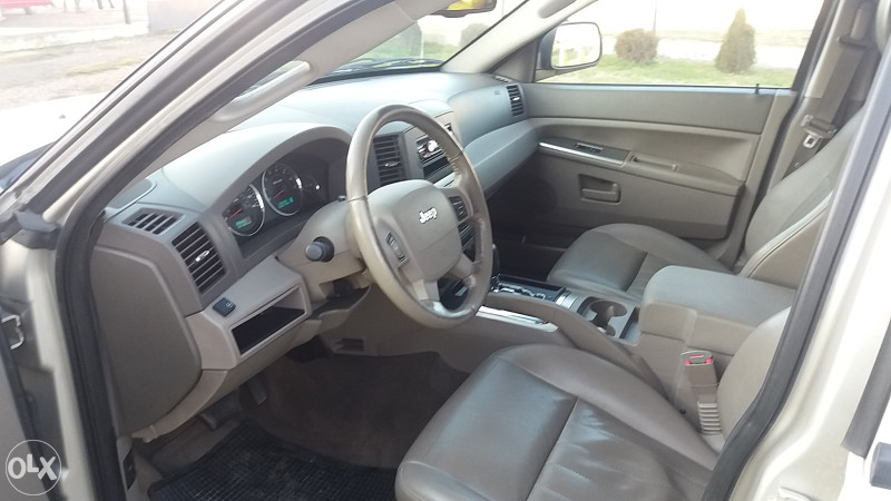 JEEP GRAND CHEROKEE LAREDO