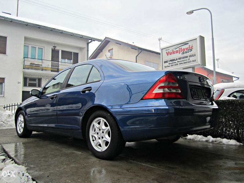Mercedes-Benz C200 CDI    NOVOGODISNJA AKCIJA