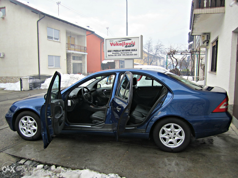 Mercedes-Benz C200 CDI    NOVOGODISNJA AKCIJA