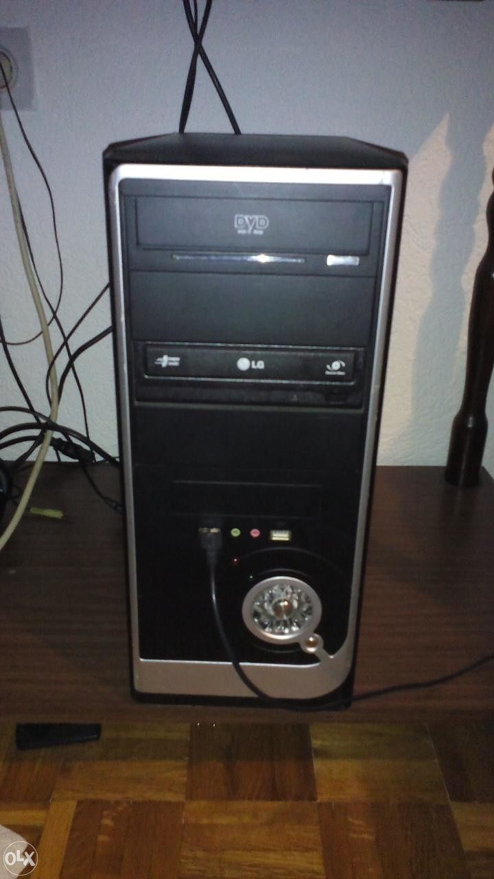 2 DESKTOP RACUNARA dualcore + monitor 19 ka