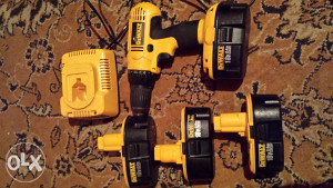 Aku dewalt 18v sa 4 baterije