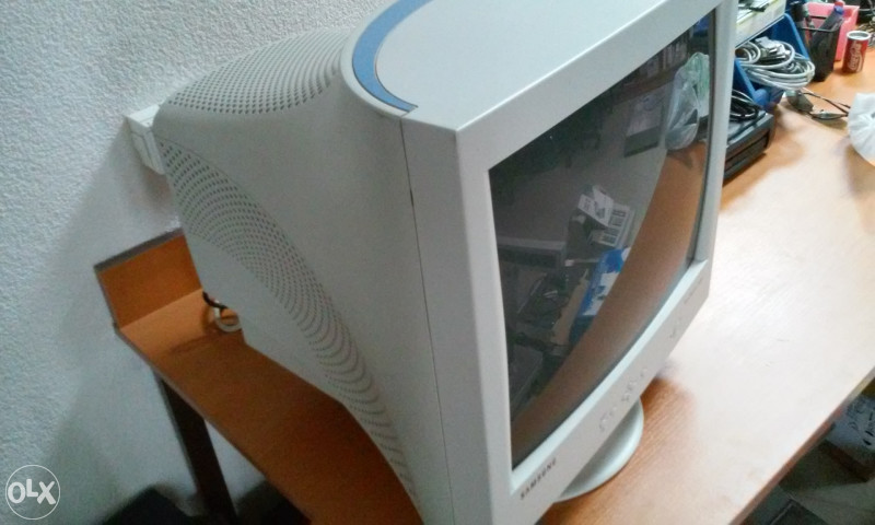 Samsung 955b crt monitor 19"