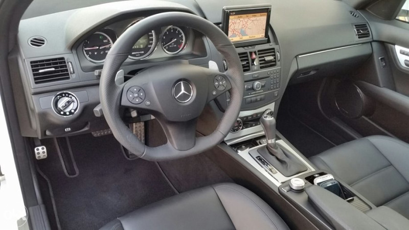 MERCEDES C63 AMG