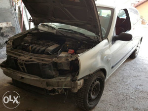 Renault Clio 1.2 16V 2003 HAVARISAN UDAREN