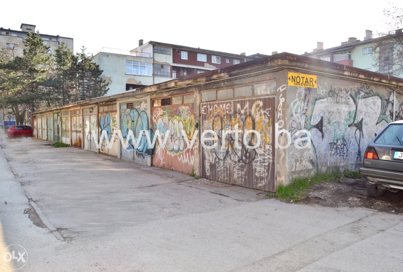 Garaža pored Mellain centra i Mikrostanice, Bulevar