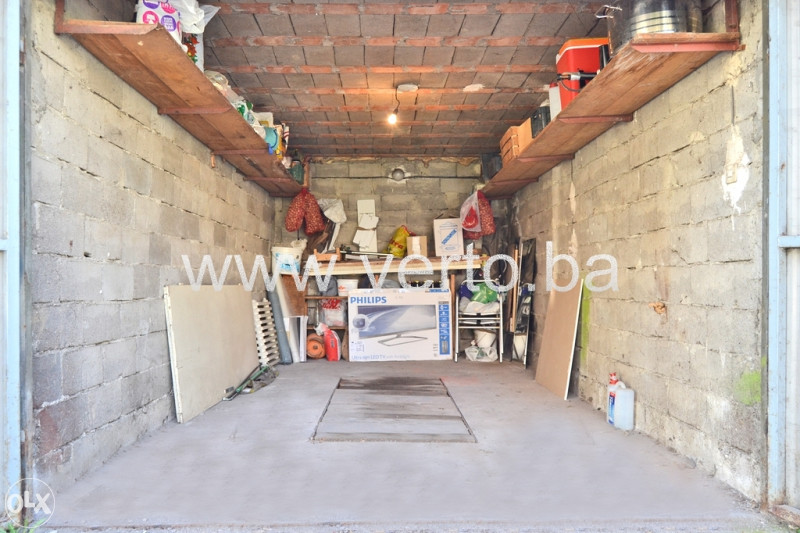 Garaža pored Mellain centra i Mikrostanice, Bulevar