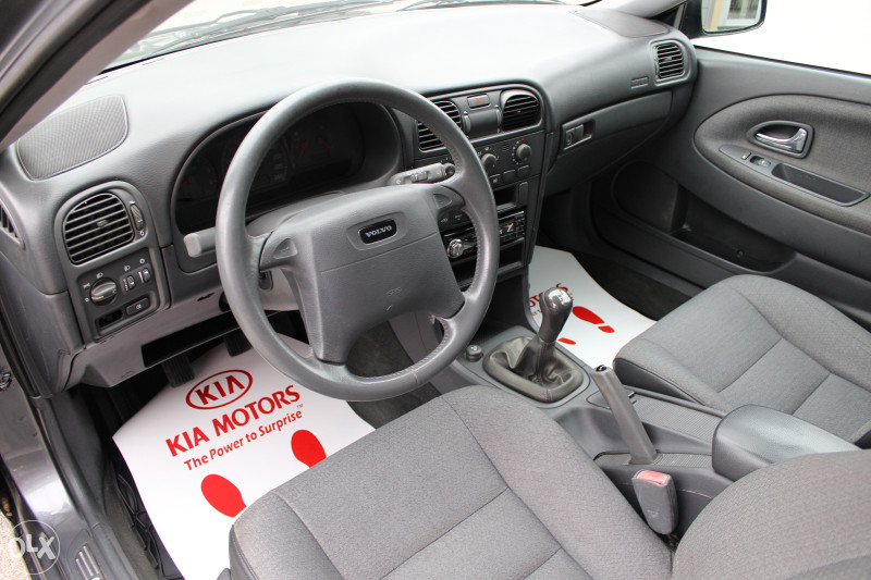 * Volvo V40 1.9 Dizel -RASPRODAJA-
