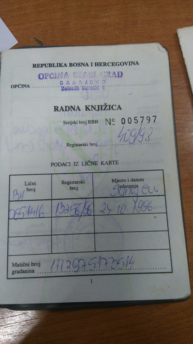 Radna knjižica 1996 sa suhim žigom i prijavom na biro