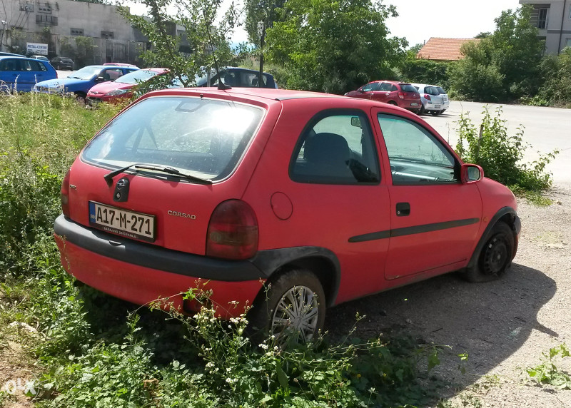 Udarena Opel Corsa B 1.7D 1999