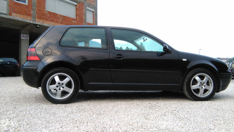 GOLF 4 RATA 120 KM MJESECNO AC JURE
