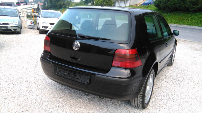 GOLF 4 RATA 120 KM MJESECNO AC JURE