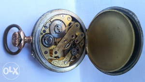 Prodaje se dzepni sat star preko 100 godina