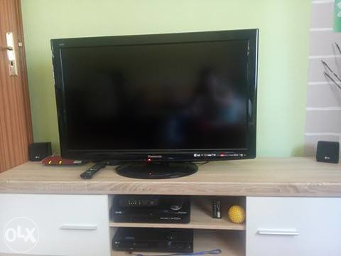 PANASONIC LCD TV TX-L37U10E - Full HD