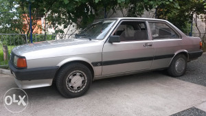 AUDI 80