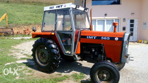 TRAKTOR IMT 565