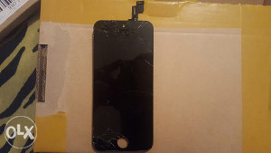 IPHONE 5S display razbijeno staklo (pogledaj detaljno)