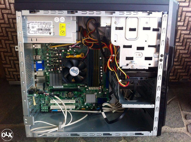 Racunar ACER M3203,AMD athlon ll 2,70 X2,4gb ram..