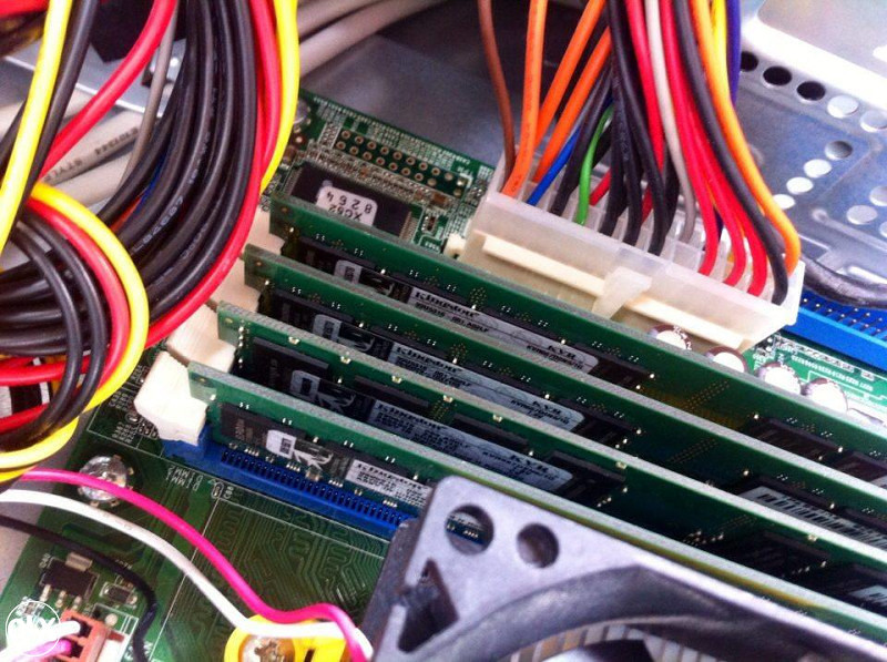 Racunar ACER M3203,AMD athlon ll 2,70 X2,4gb ram..